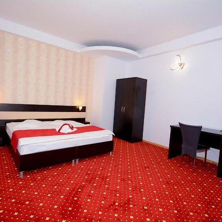 Hotel Magic - City Center Пітешть Екстер'єр фото
