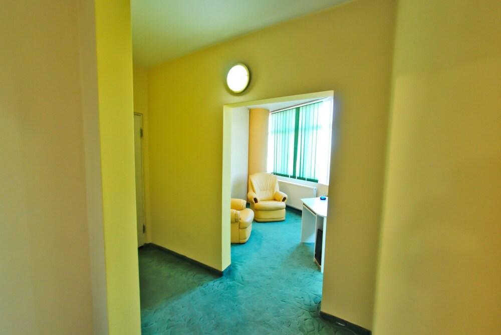 Hotel Magic - City Center Пітешть Екстер'єр фото