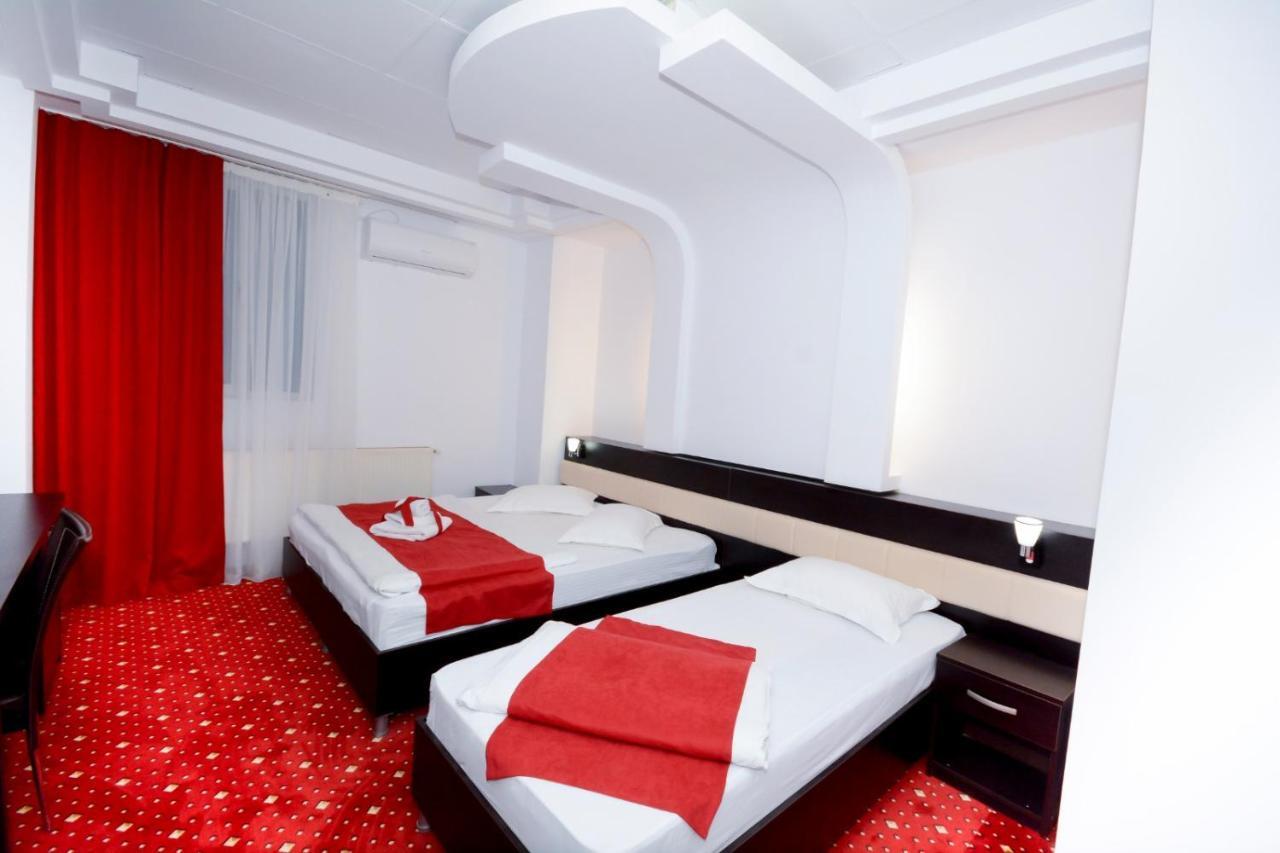Hotel Magic - City Center Пітешть Екстер'єр фото