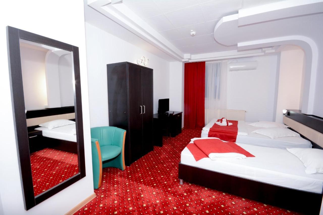 Hotel Magic - City Center Пітешть Екстер'єр фото
