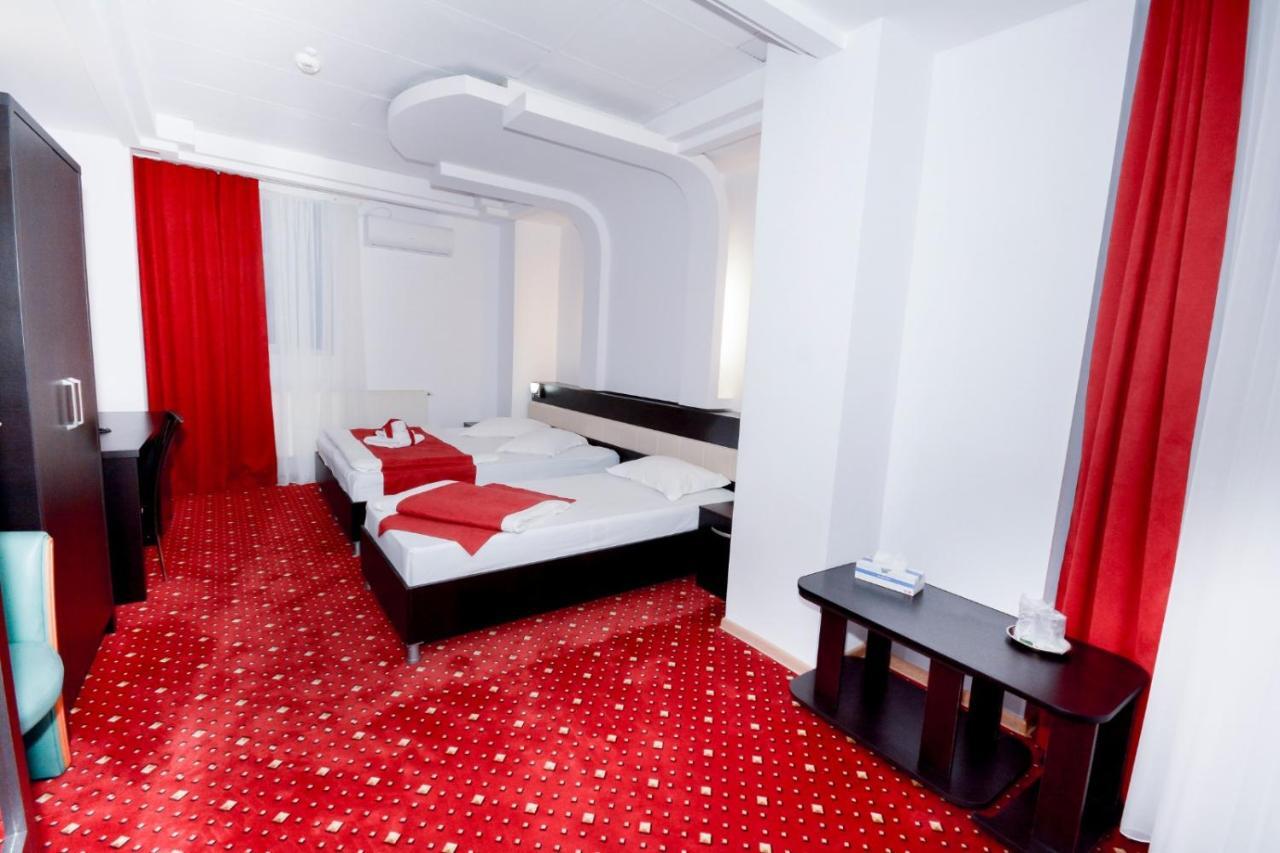 Hotel Magic - City Center Пітешть Екстер'єр фото
