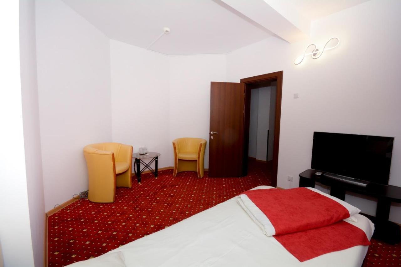 Hotel Magic - City Center Пітешть Екстер'єр фото