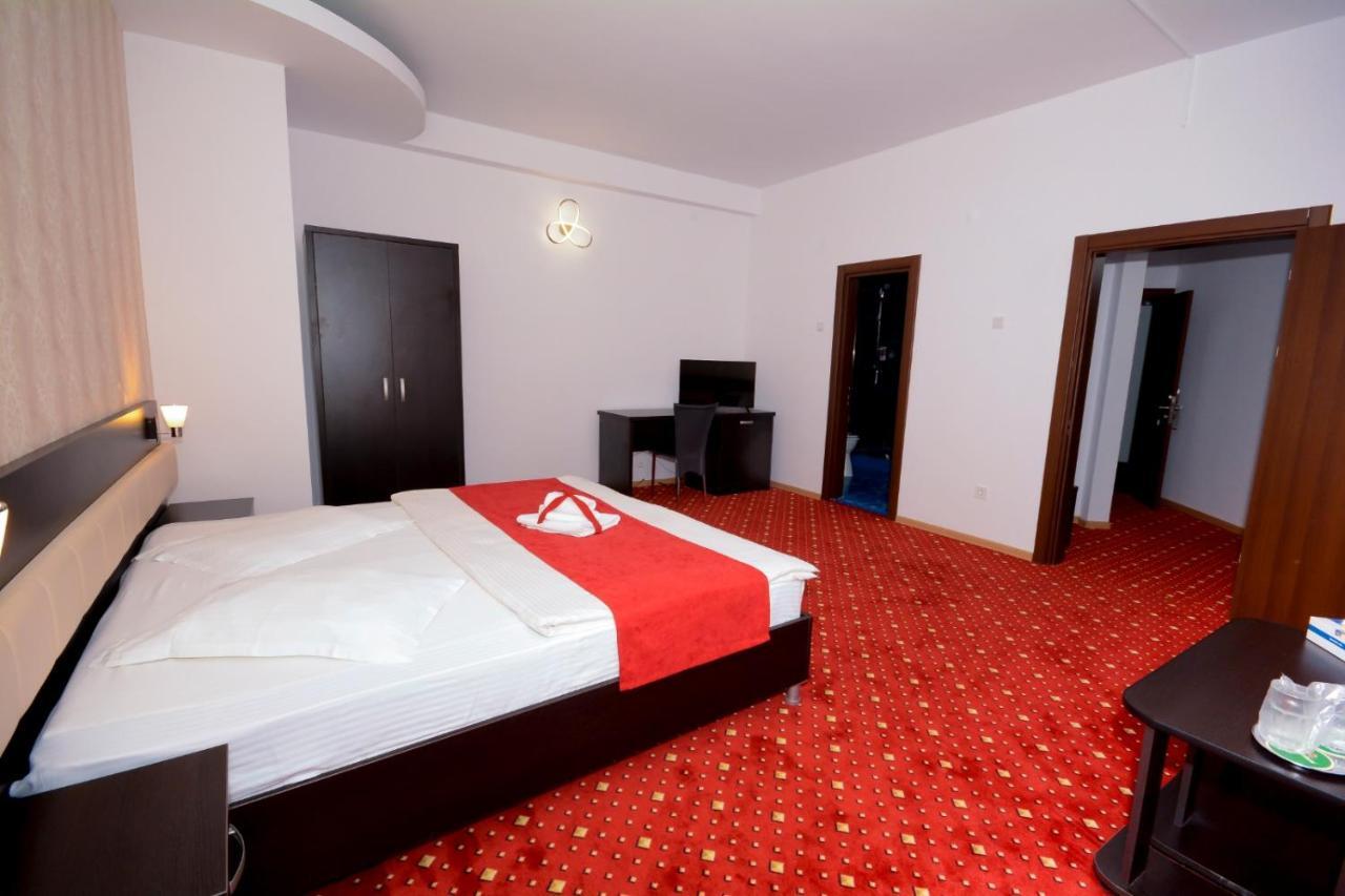 Hotel Magic - City Center Пітешть Екстер'єр фото