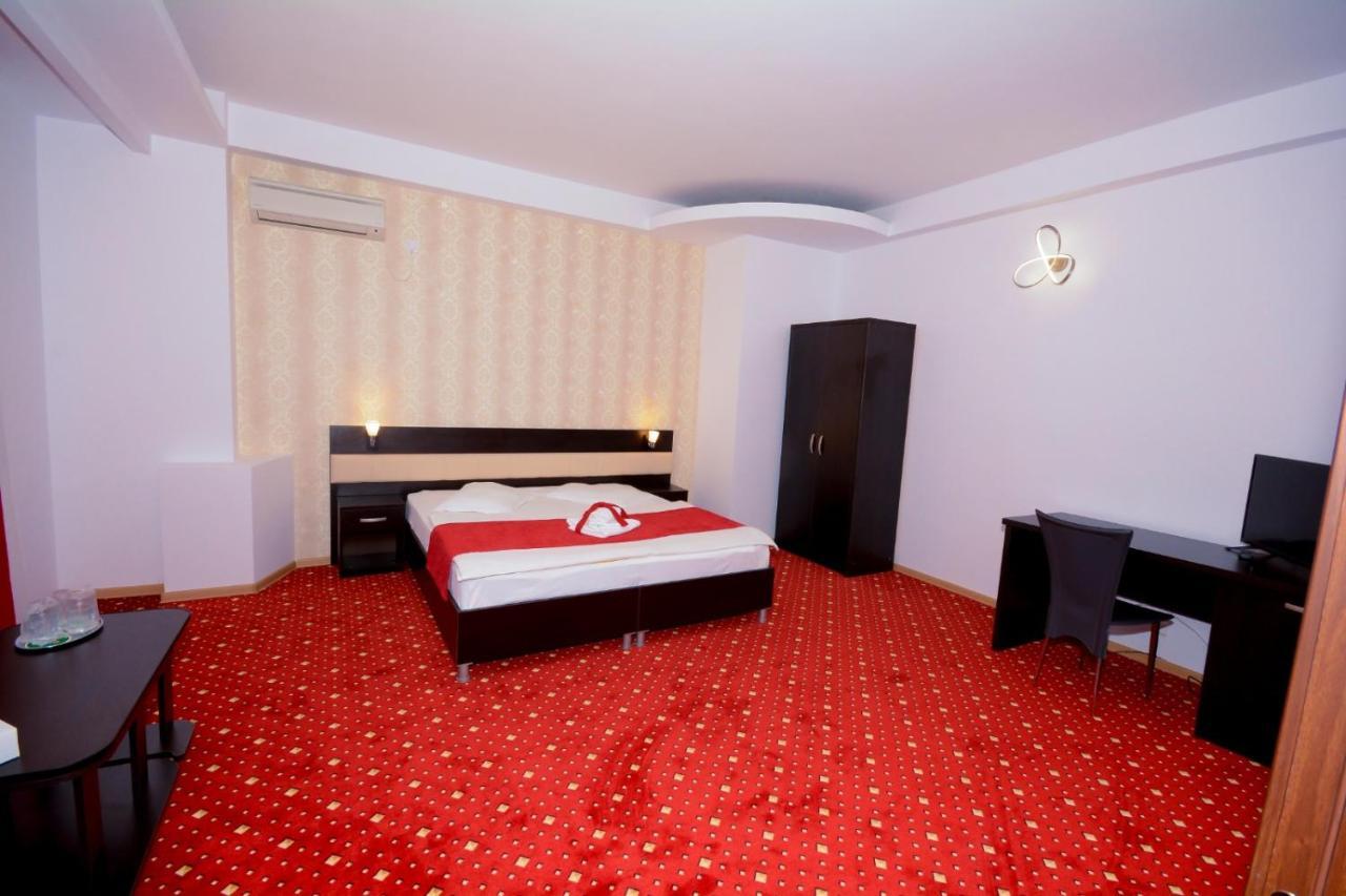 Hotel Magic - City Center Пітешть Екстер'єр фото