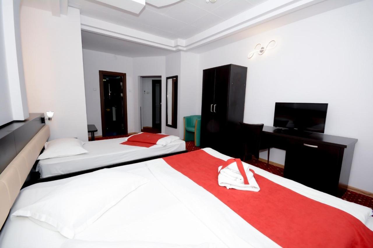 Hotel Magic - City Center Пітешть Екстер'єр фото