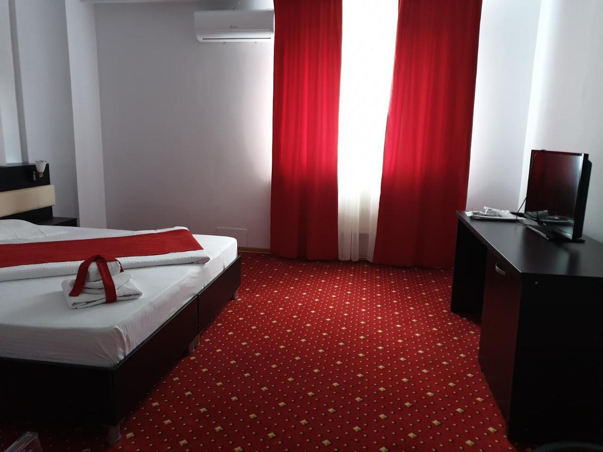 Hotel Magic - City Center Пітешть Екстер'єр фото
